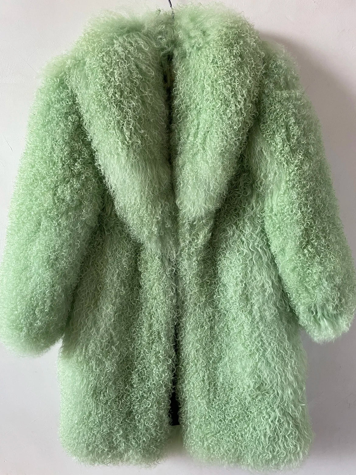 Women’s Thick and Warm Mongolian Sheep Fur Coat