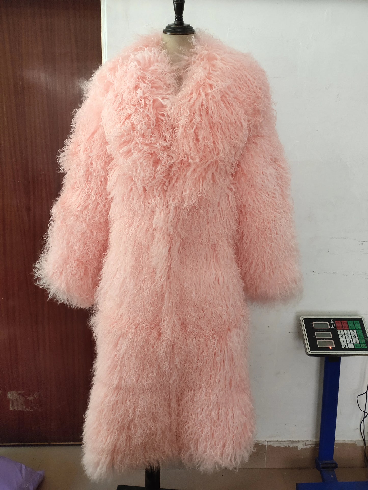 Women’s Thick and Warm Mongolian Sheep Fur Coat