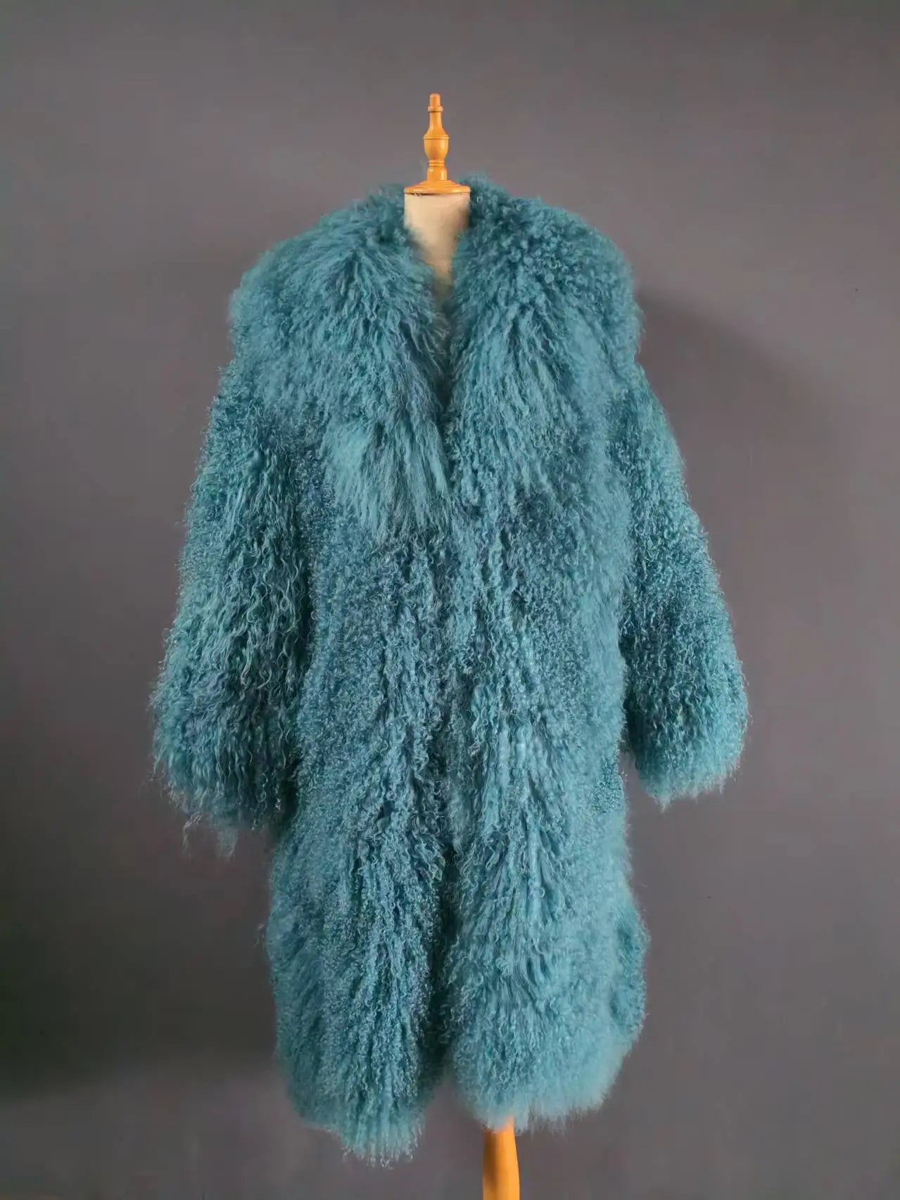 Women’s Thick and Warm Mongolian Sheep Fur Coat